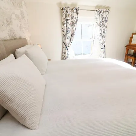 1a Lower Croft Street *